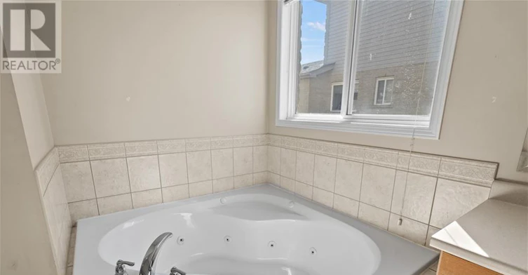 UPPER-1841 Foxwood Avenue, London, ON, N6G 0C4 - 14