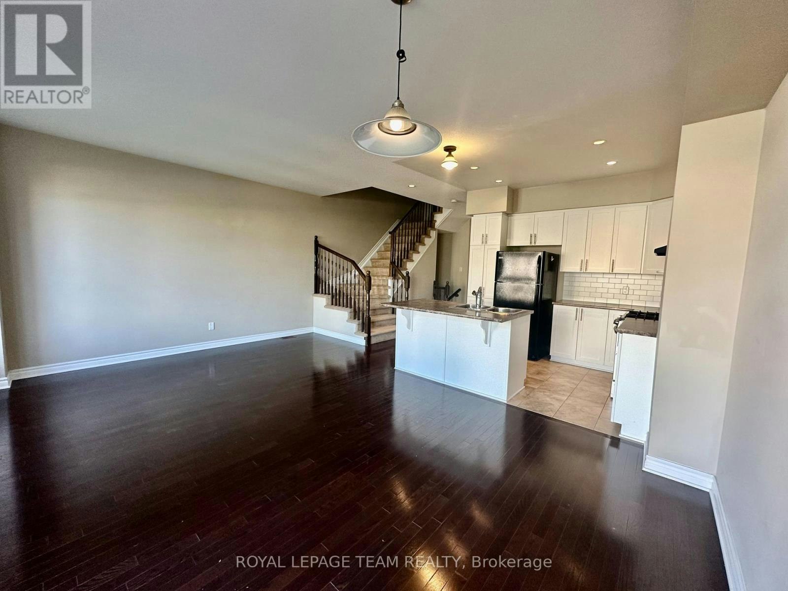 940 Cobble Hill Drive, Ottawa, ON, K2J 5P8 - 2