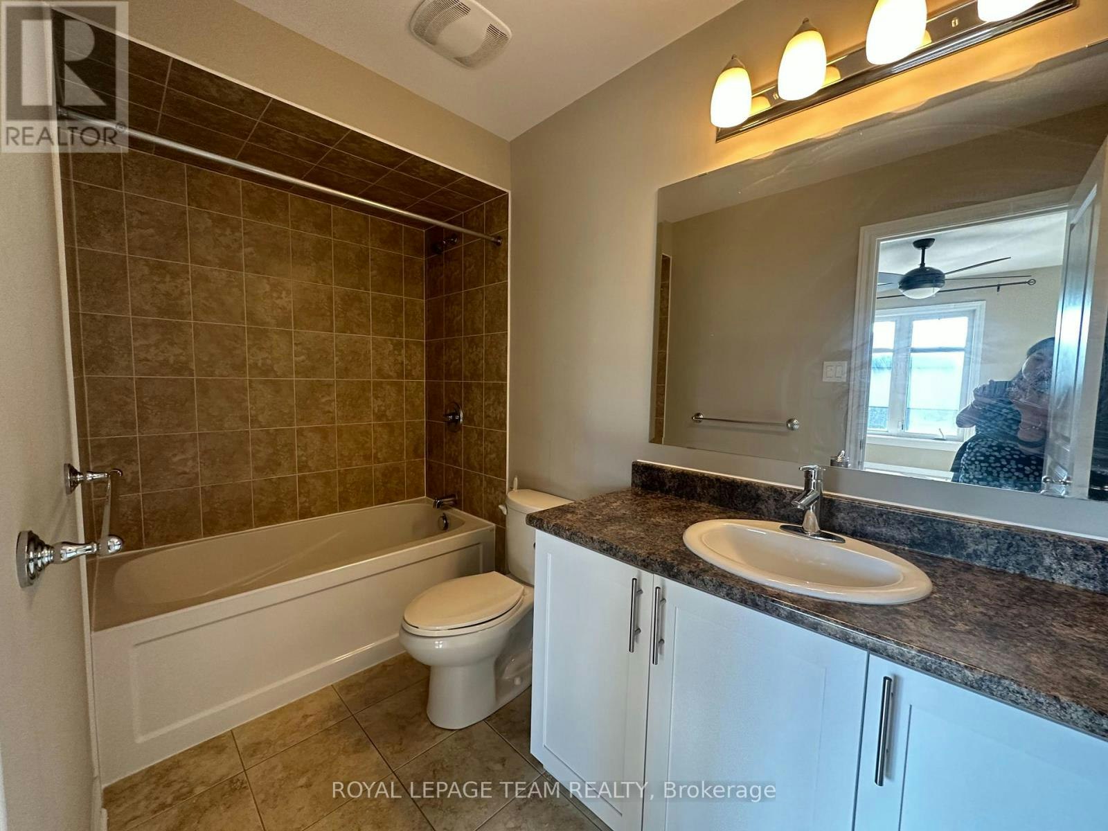 940 Cobble Hill Drive, Ottawa, ON, K2J 5P8 - 10