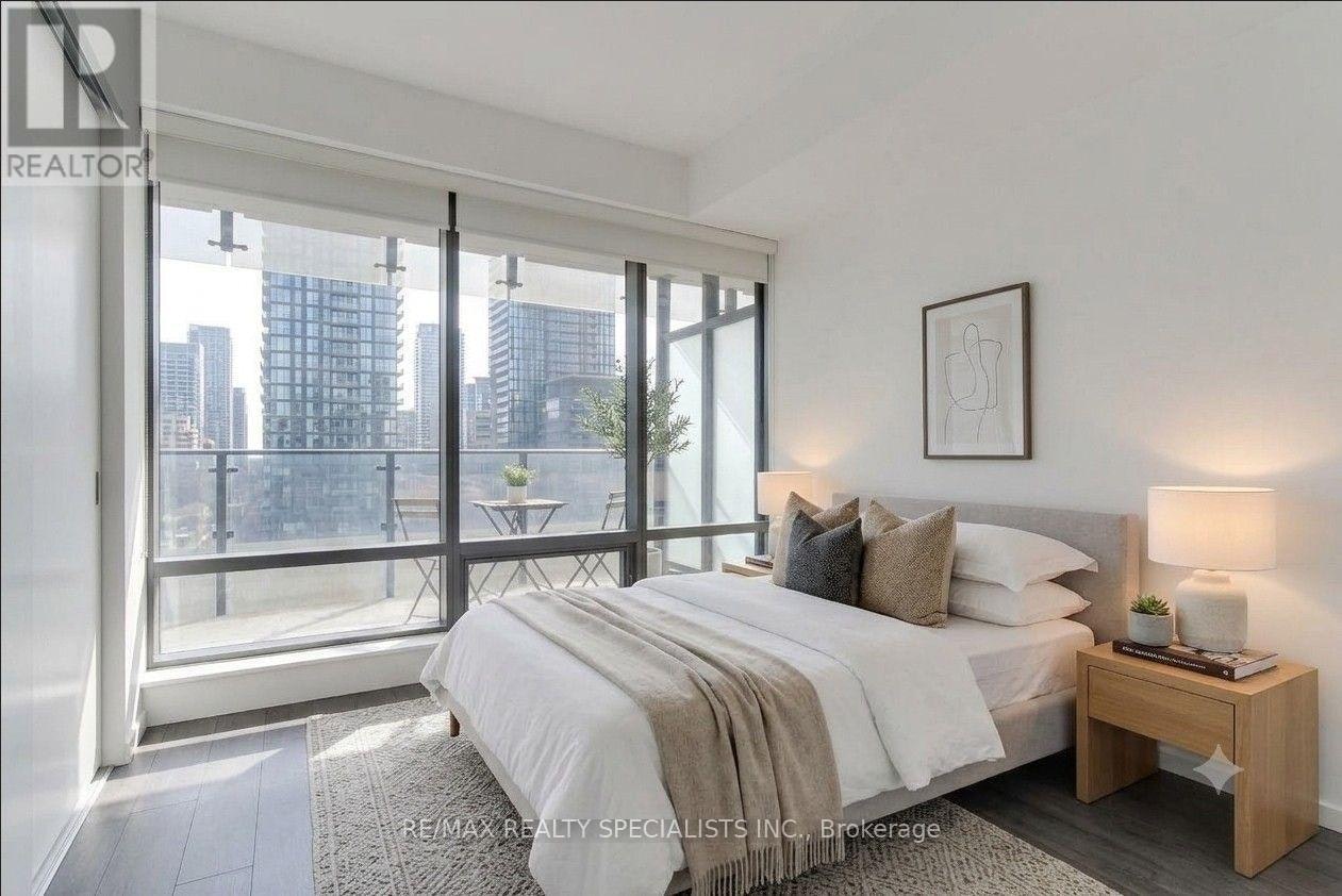 1511-5 St Joseph Street, Toronto, ON, M4Y 0B6 - 17