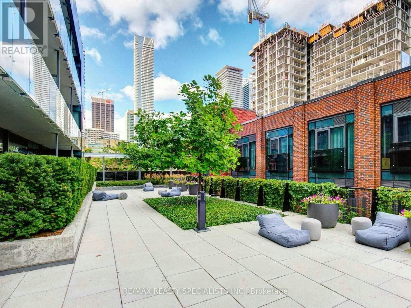 1511-5 St Joseph Street, Toronto, ON, M4Y 0B6 - 46