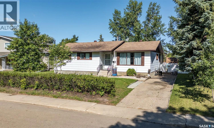 1338 Lacroix Crescent