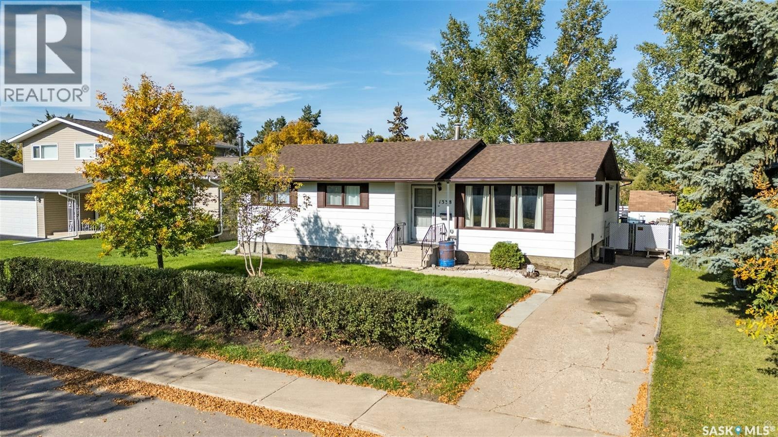 1338 Lacroix Crescent, Prince Albert, SK, S6V 6R8