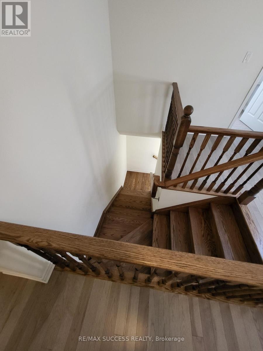 725 Kennedy Circle W, Milton, ON, L9E 1R9 - 9