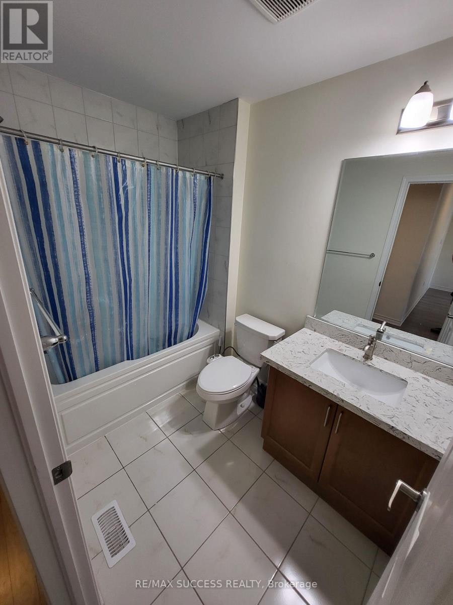 725 Kennedy Circle W, Milton, ON, L9E 1R9 - 13