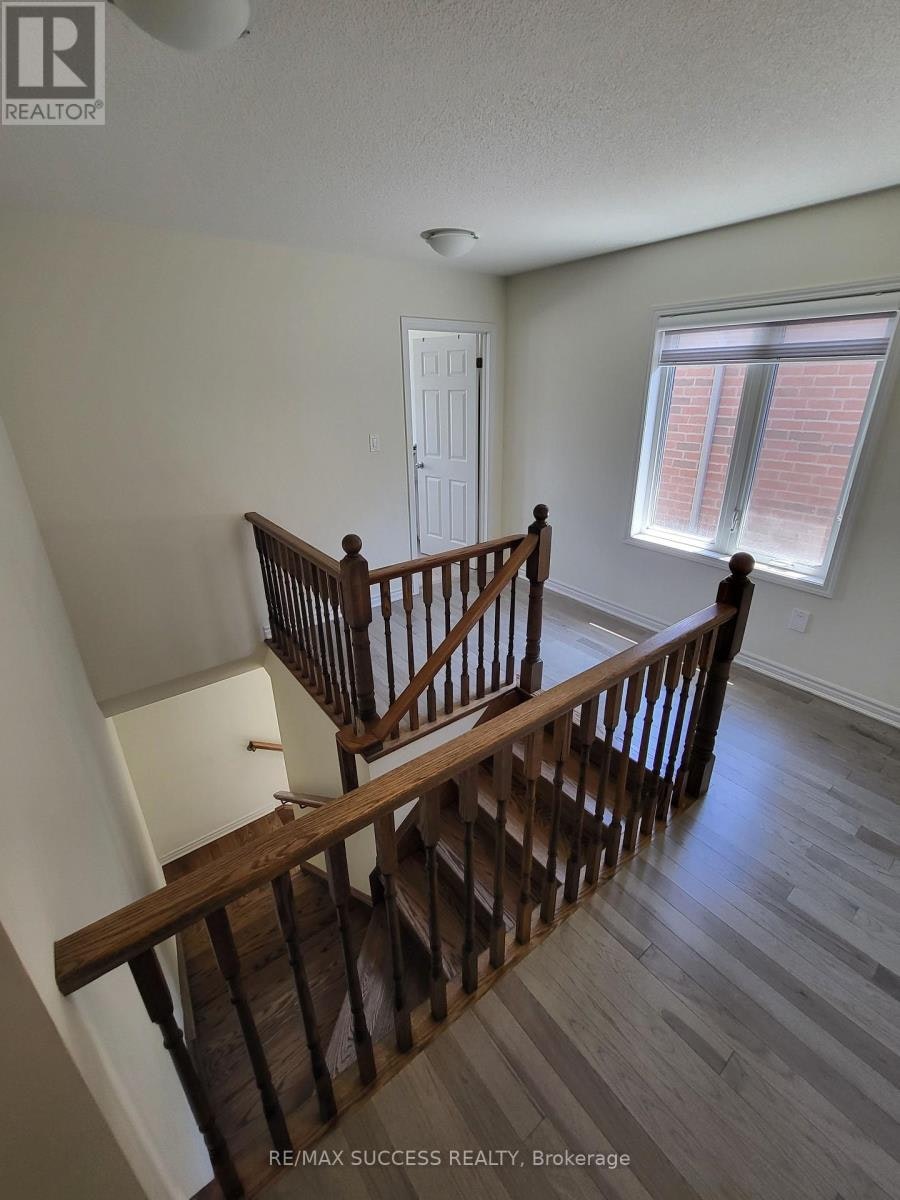 725 Kennedy Circle W, Milton, ON, L9E 1R9 - 10
