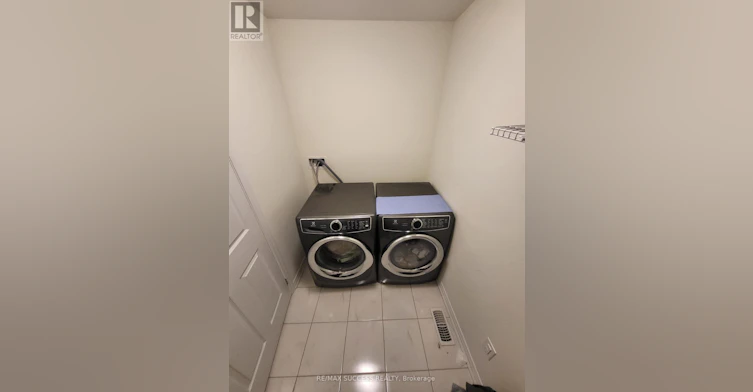 725 Kennedy Circle W, Milton, ON, L9E 1R9 - 11
