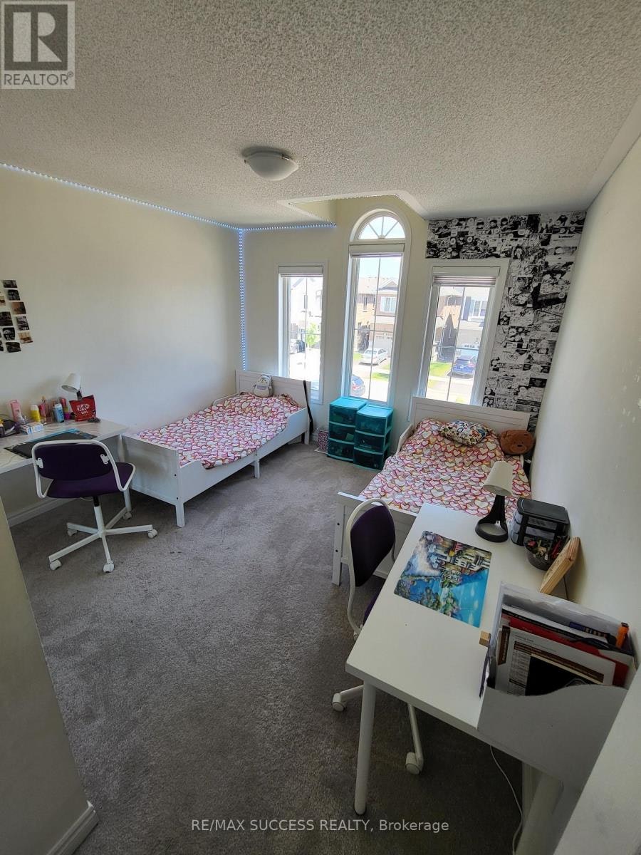 725 Kennedy Circle W, Milton, ON, L9E 1R9 - 15