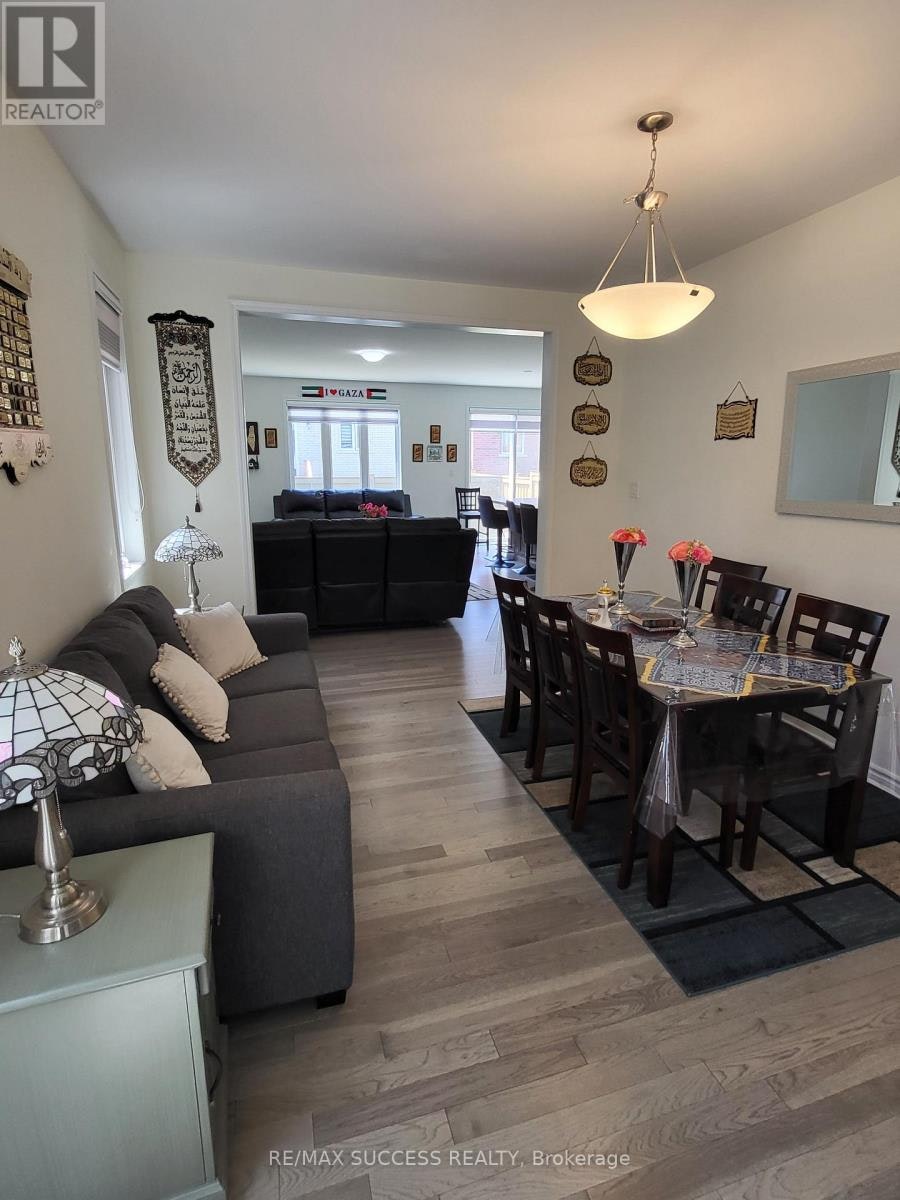 725 Kennedy Circle W, Milton, ON, L9E 1R9 - 5