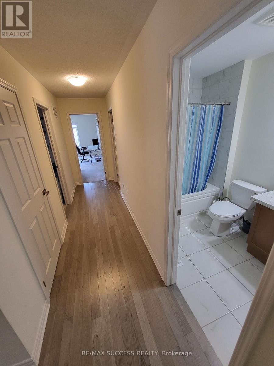 725 Kennedy Circle W, Milton, ON, L9E 1R9 - 12