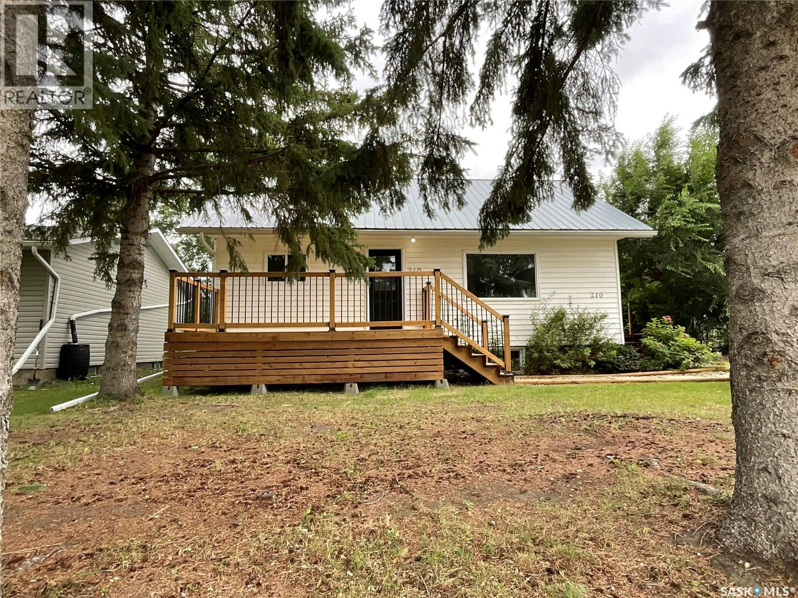 210 7th Street S, Wakaw, SK, S0K 4P0
