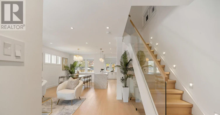68 Cranbrooke Avenue, Toronto, ON, M5M 1M4 - 2