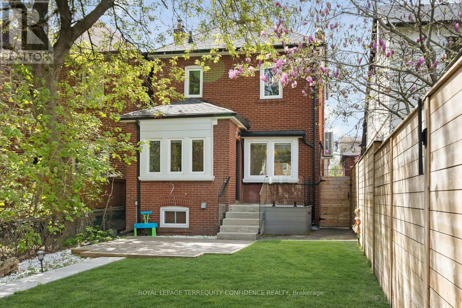 68 Cranbrooke Avenue, Toronto, ON, M5M 1M4 - 31