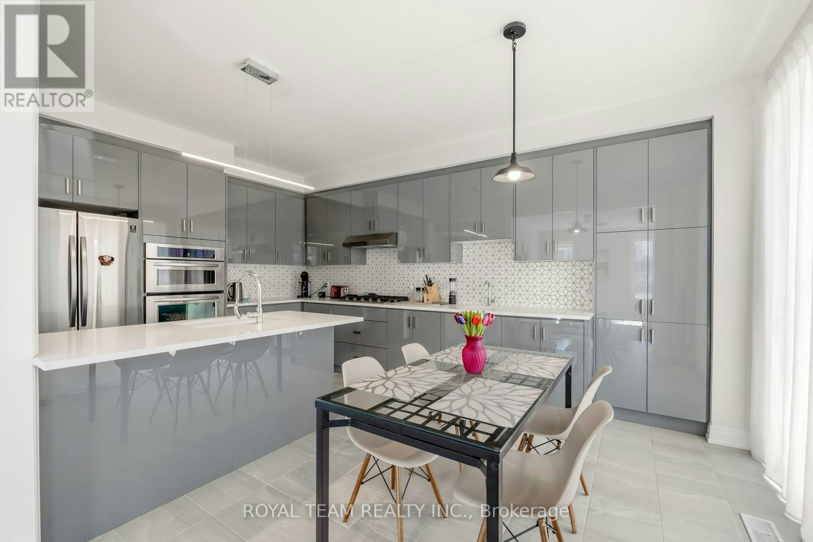 97 Kingknoll Crescent, Georgina, ON, L4P 0C9 - 12