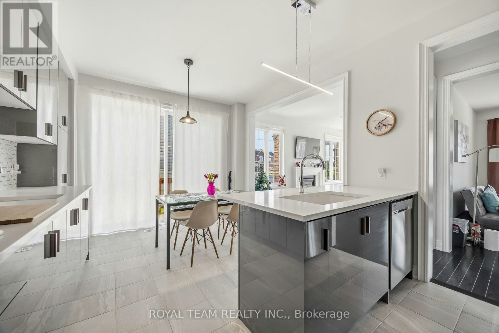 97 Kingknoll Crescent, Georgina, ON, L4P 0C9 - 16