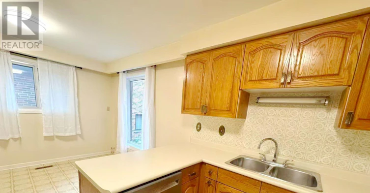 UPPER-1353 Myron Drive, Mississauga, ON, L5E 2N5 - 12
