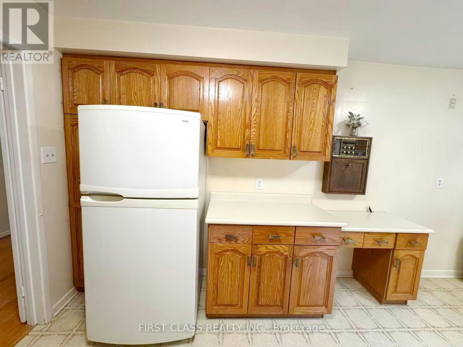 UPPER-1353 Myron Drive, Mississauga, ON, L5E 2N5 - 13