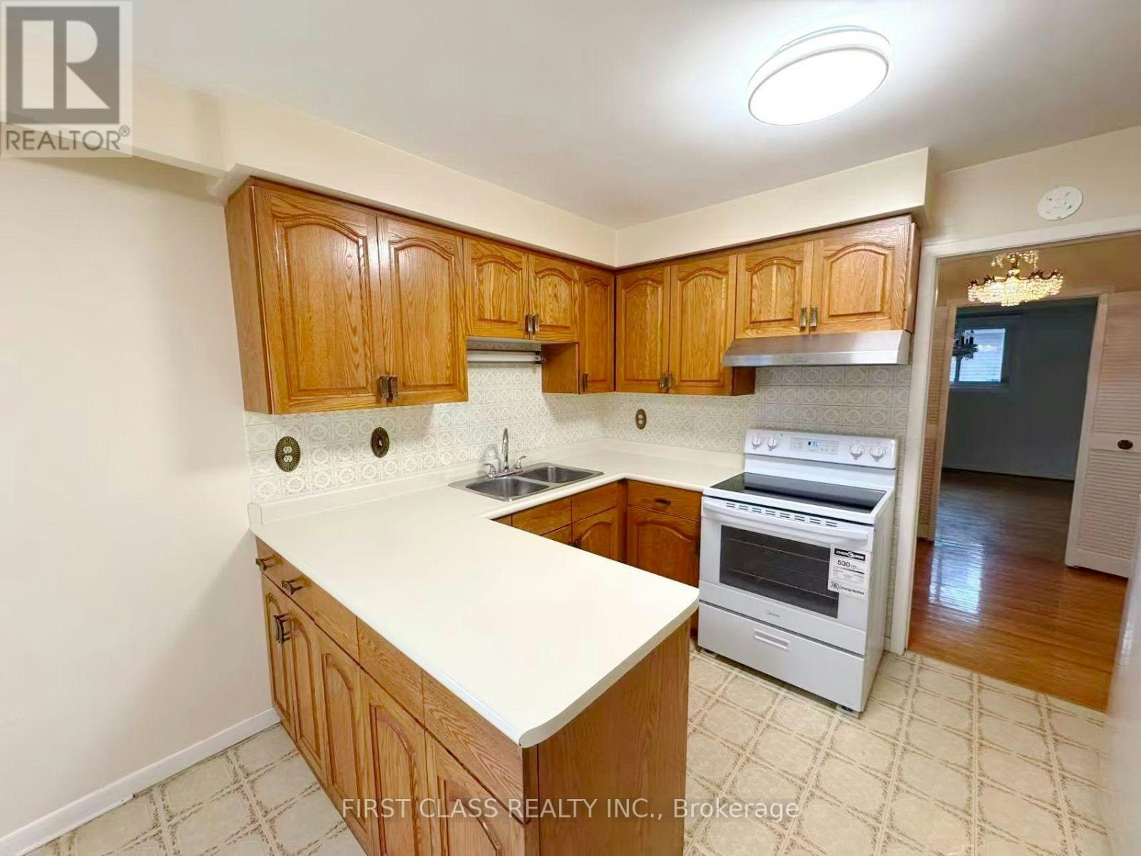 UPPER-1353 Myron Drive, Mississauga, ON, L5E 2N5 - 11