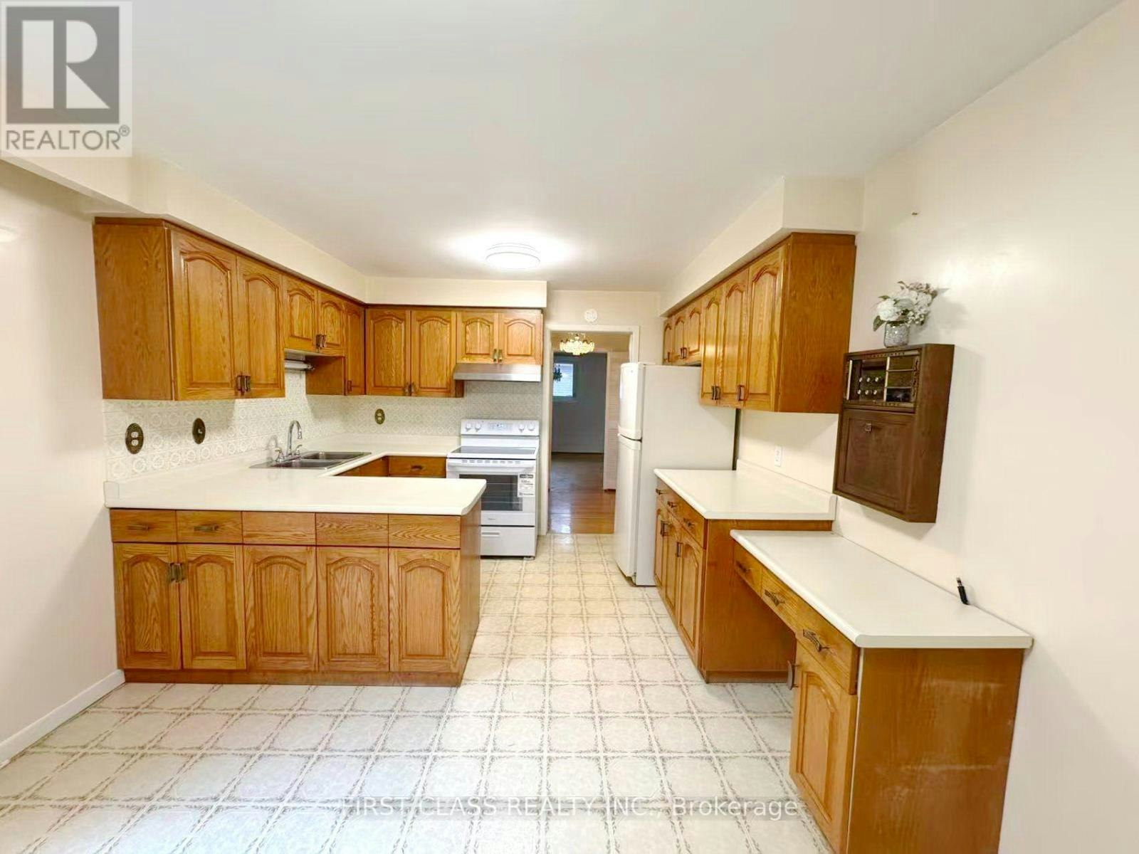 UPPER-1353 Myron Drive, Mississauga, ON, L5E 2N5 - 10