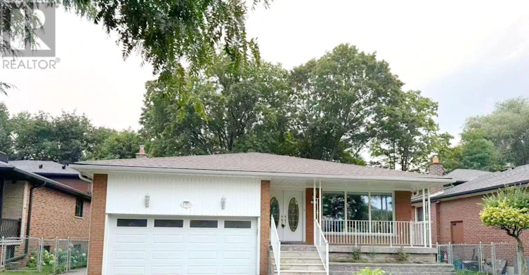 UPPER-1353 Myron Drive, Mississauga, ON, L5E 2N5