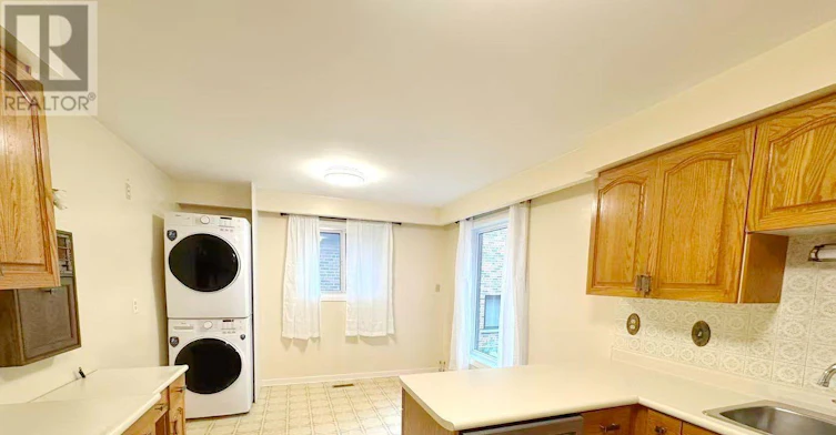 UPPER-1353 Myron Drive, Mississauga, ON, L5E 2N5 - 14