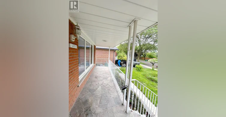 UPPER-1353 Myron Drive, Mississauga, ON, L5E 2N5 - 2