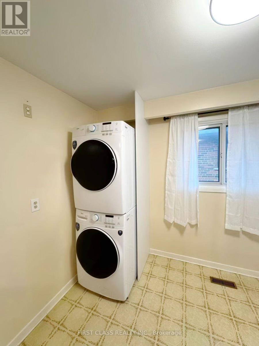 UPPER-1353 Myron Drive, Mississauga, ON, L5E 2N5 - 15