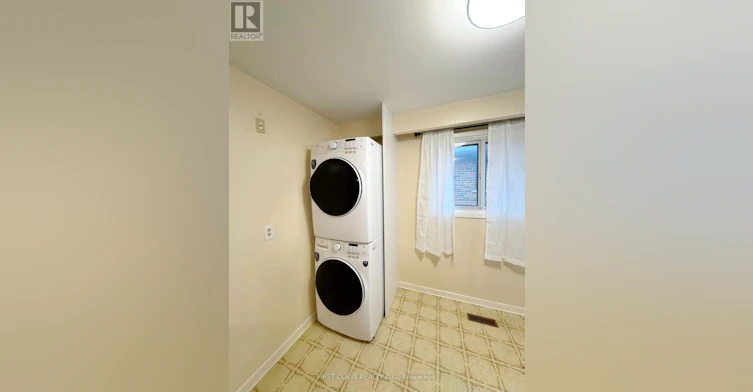 UPPER-1353 Myron Drive, Mississauga, ON, L5E 2N5 - 15