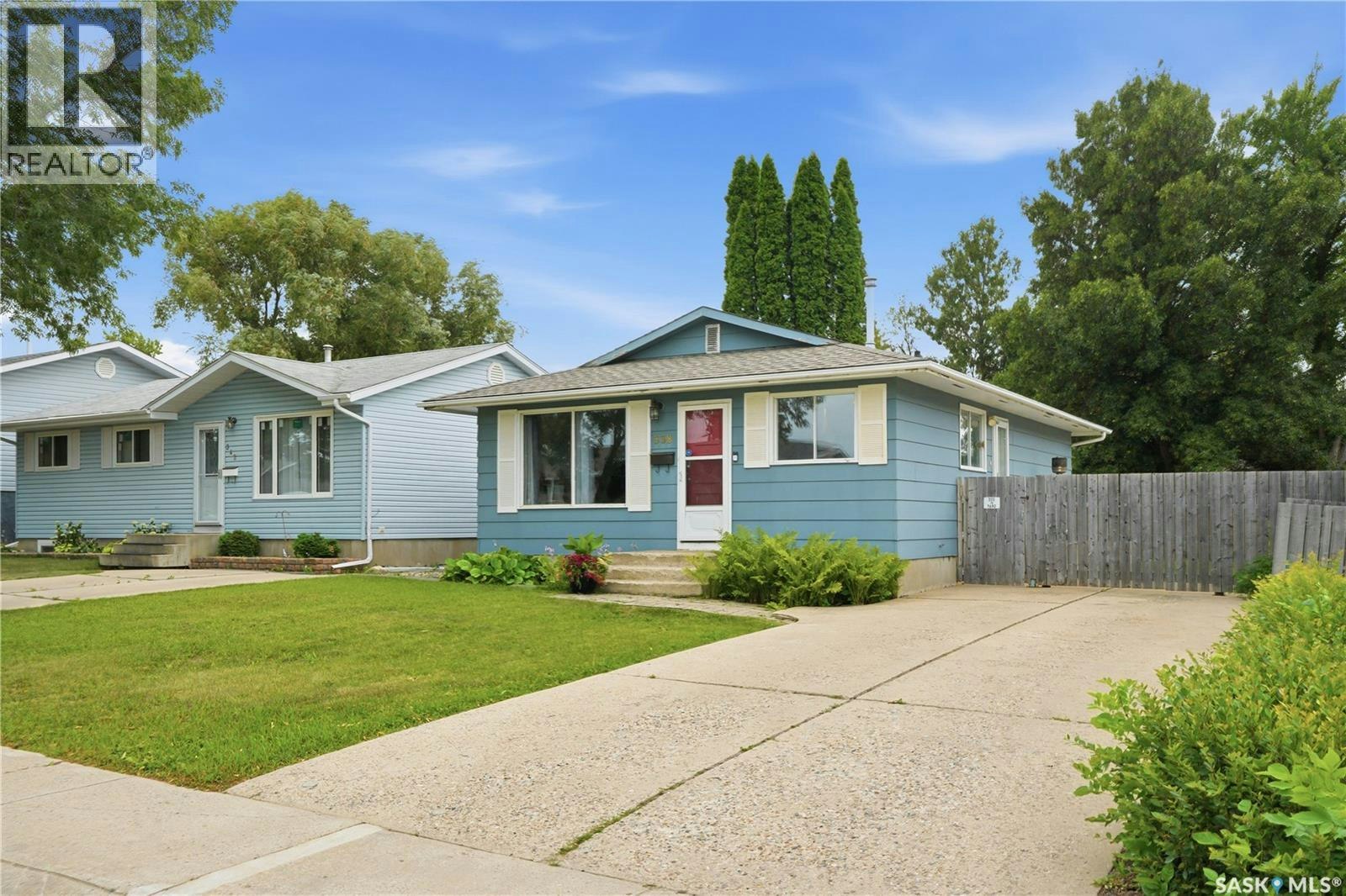 338 Brock Crescent, Saskatoon, SK, S7H 4N5