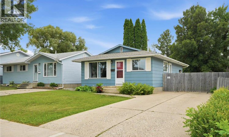 338 Brock Crescent