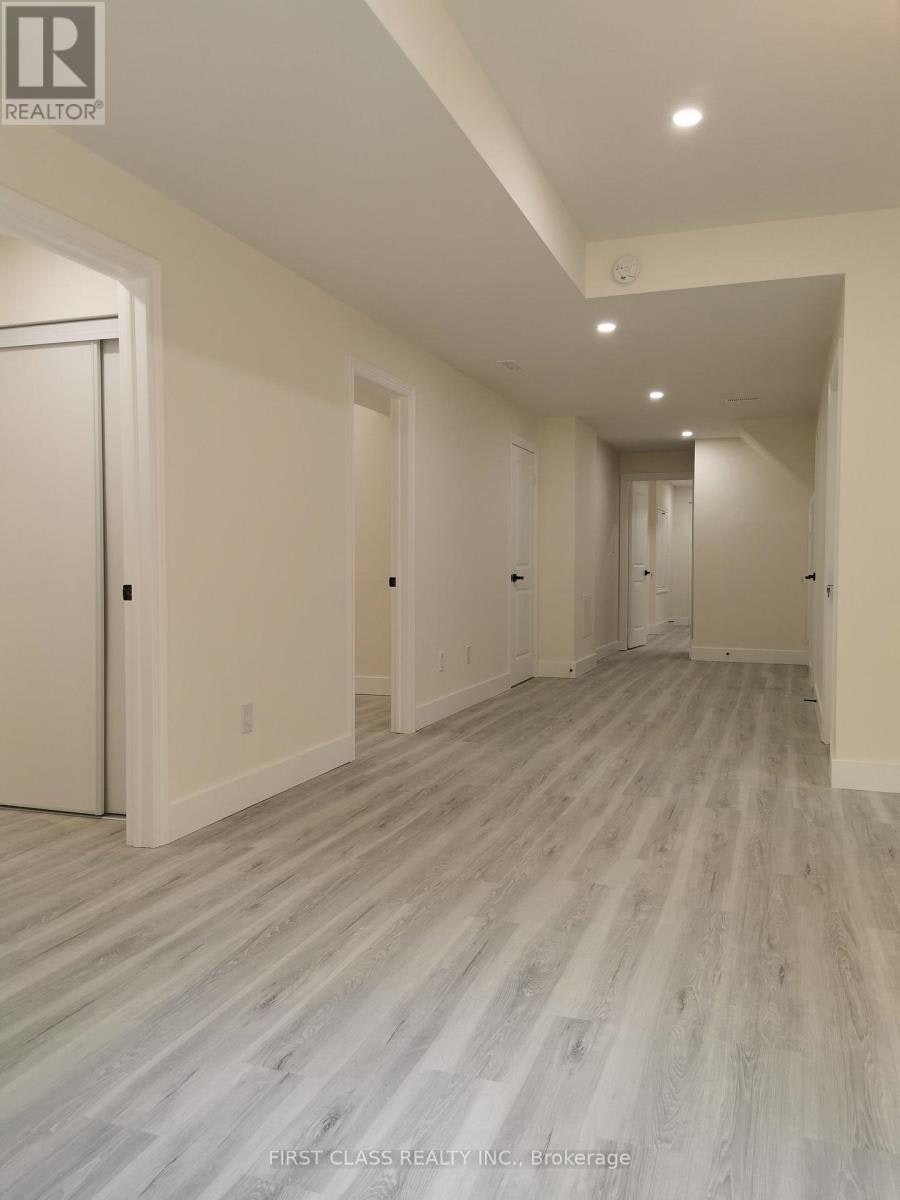 657 Clifford Perry Place, Newmarket, ON, L3X 0J4 - 4