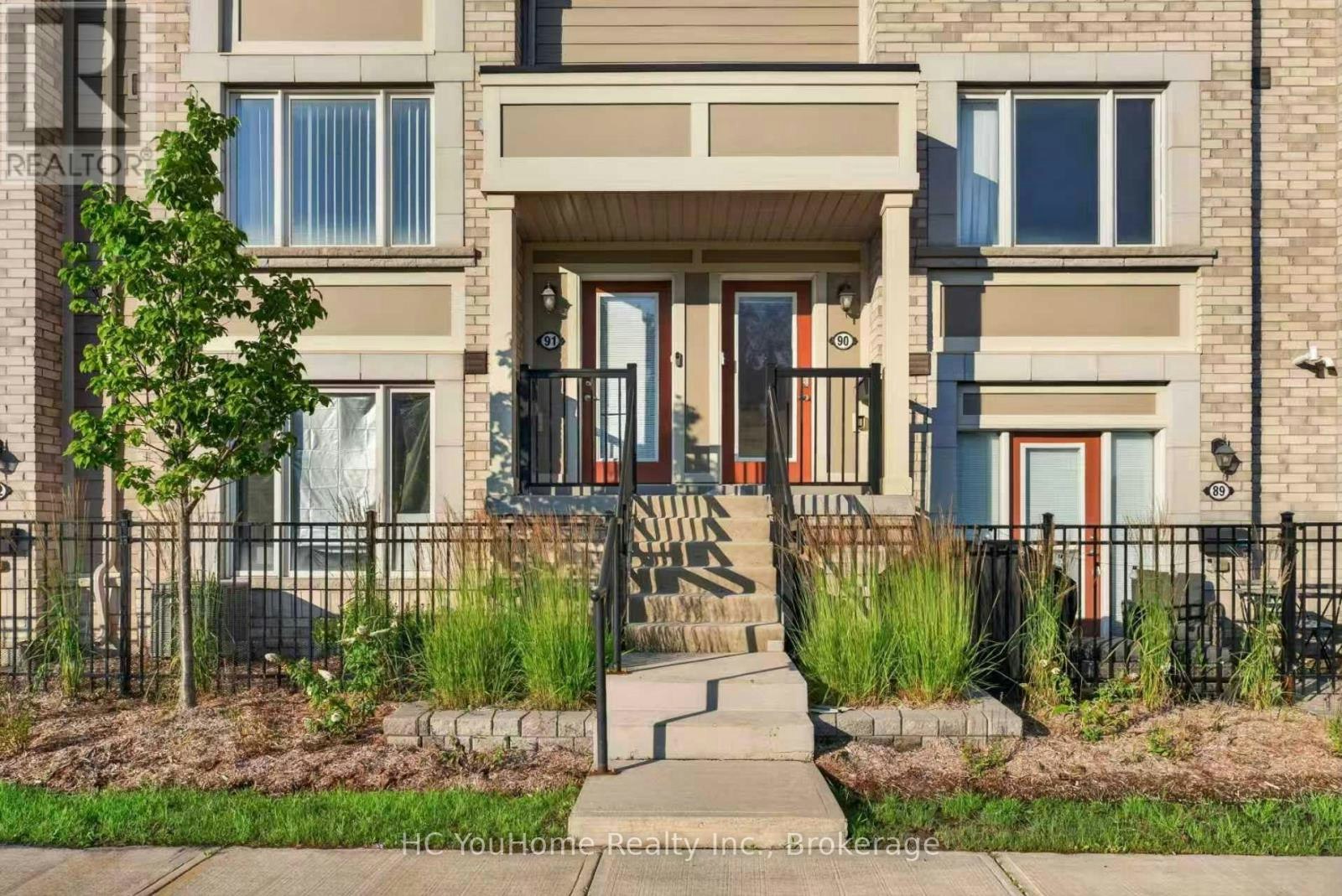 90-1 Beckenrose Court, Brampton, ON, L6Y 6G2
