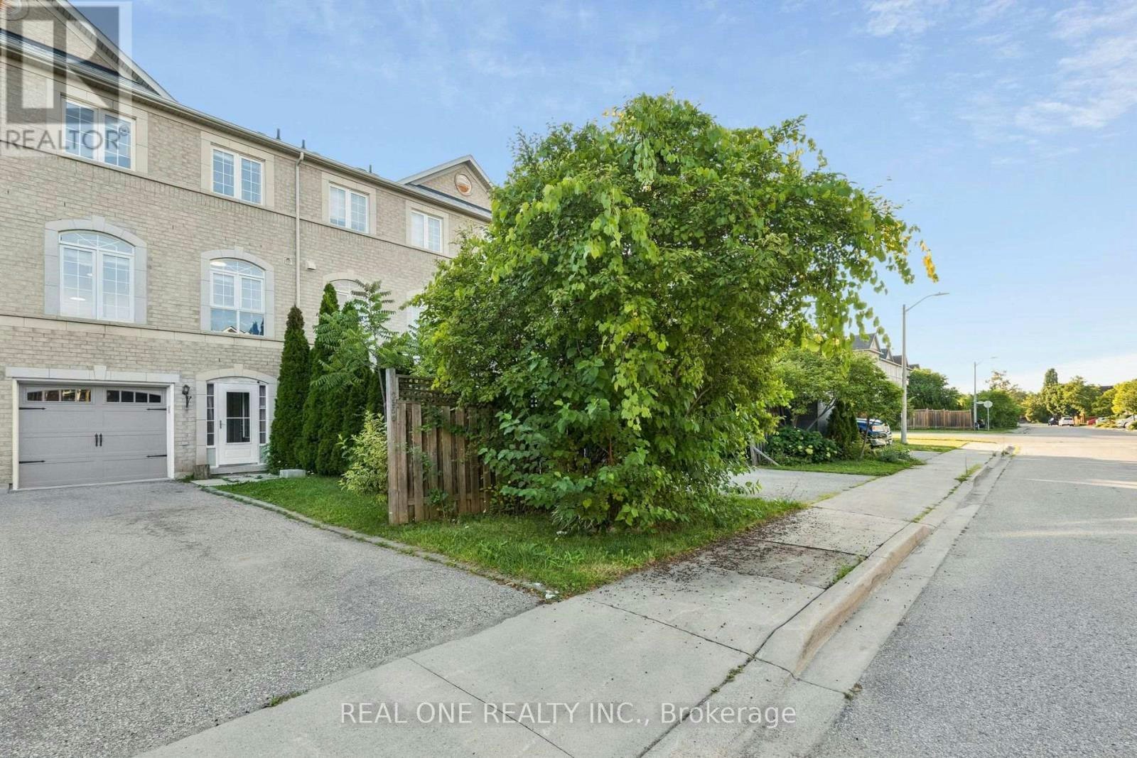 2350 Sutton Drive, Burlington, ON, L7L 6Y8