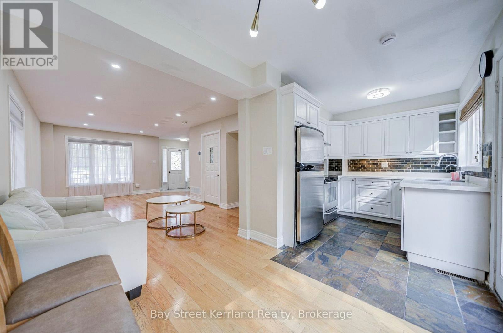 2320 Proudfoot Trail, Oakville, ON, L6M 3Y2 - 5