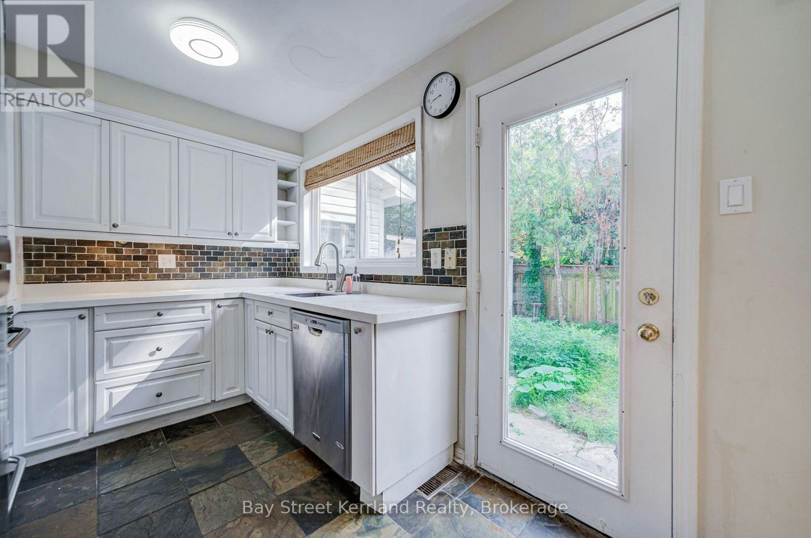 2320 Proudfoot Trail, Oakville, ON, L6M 3Y2 - 6