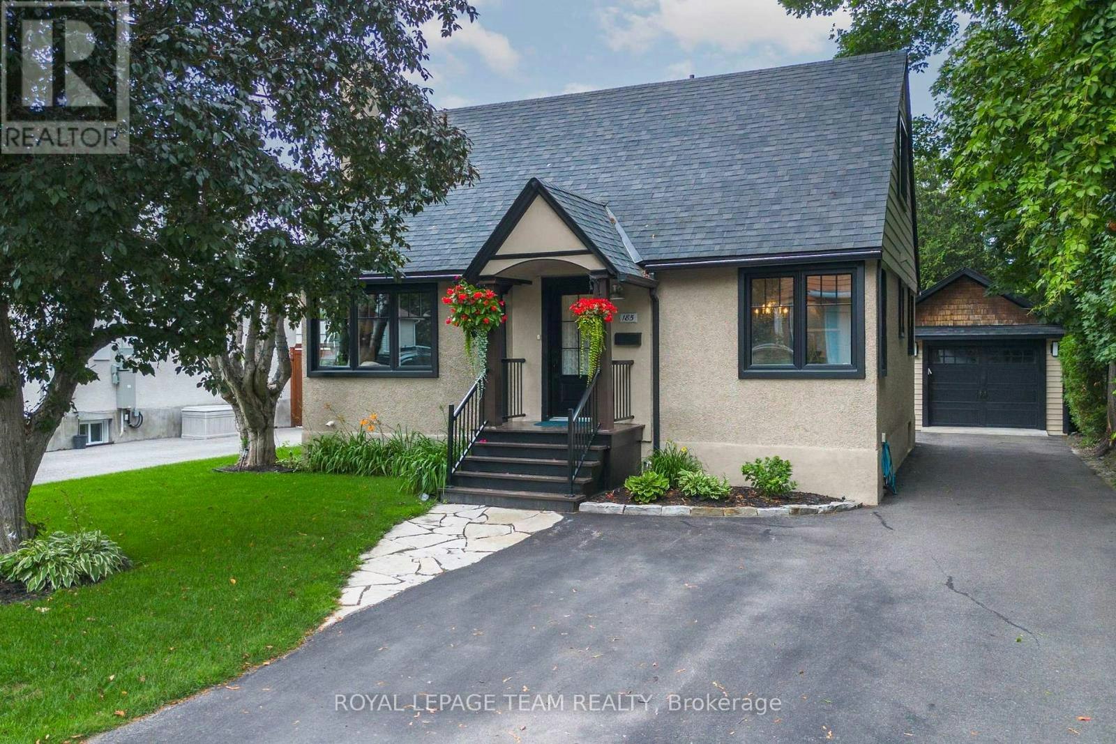 185 Camelia Avenue, Ottawa, ON, K1K 2X7