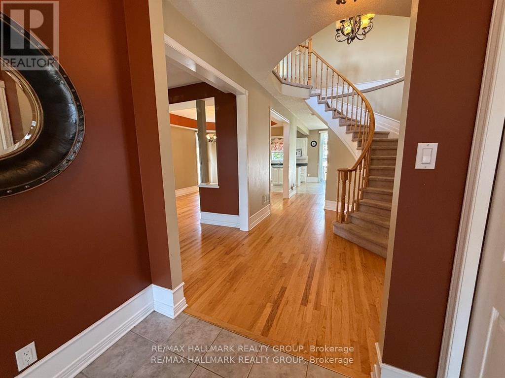 1111 Lichen Avenue, Ottawa, ON, K4A 4A7 - 3