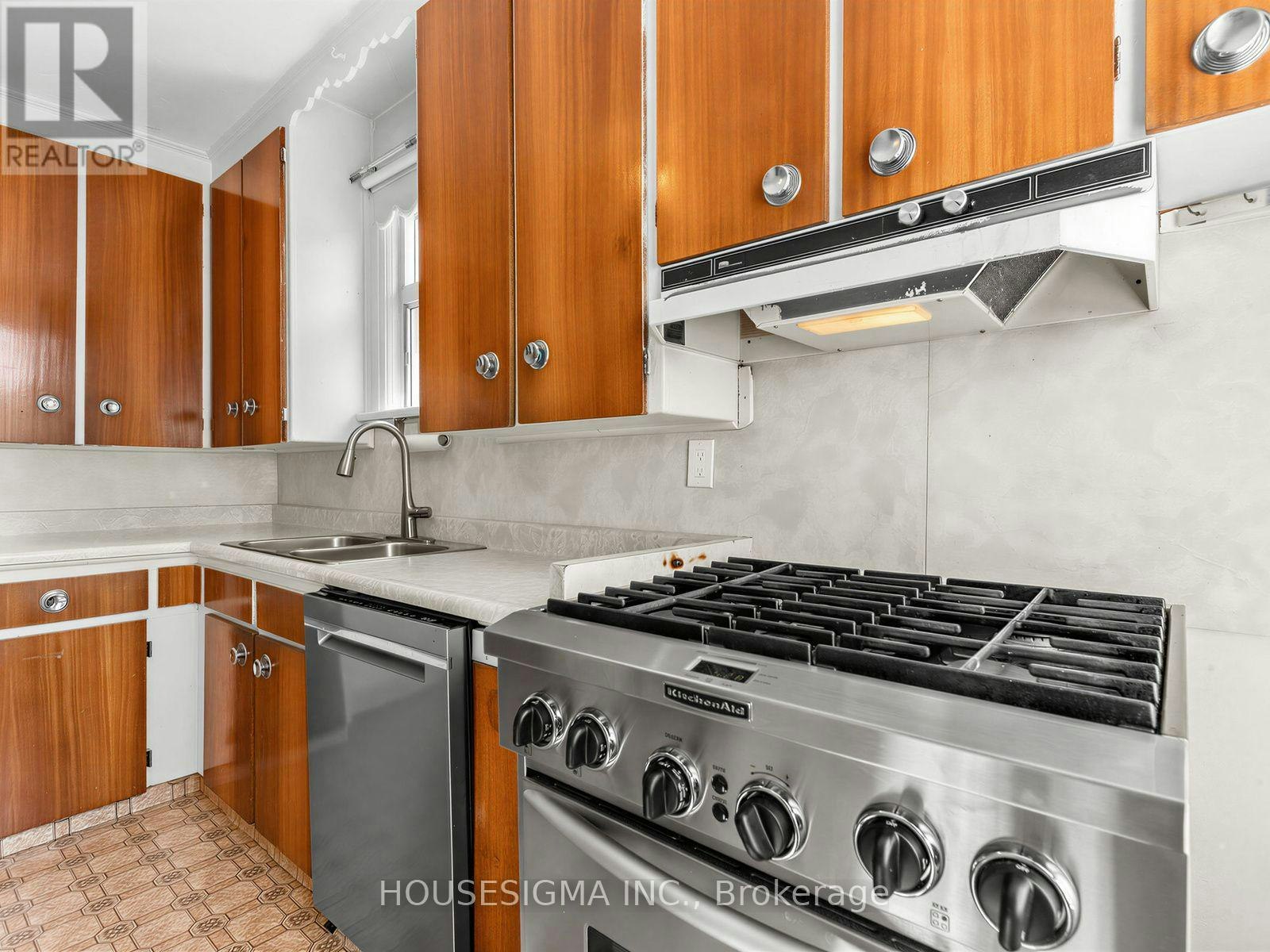 491 Hopewell Avenue, Toronto, ON, M6E 2S5 - 10
