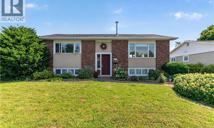 223 Edgett Avenue