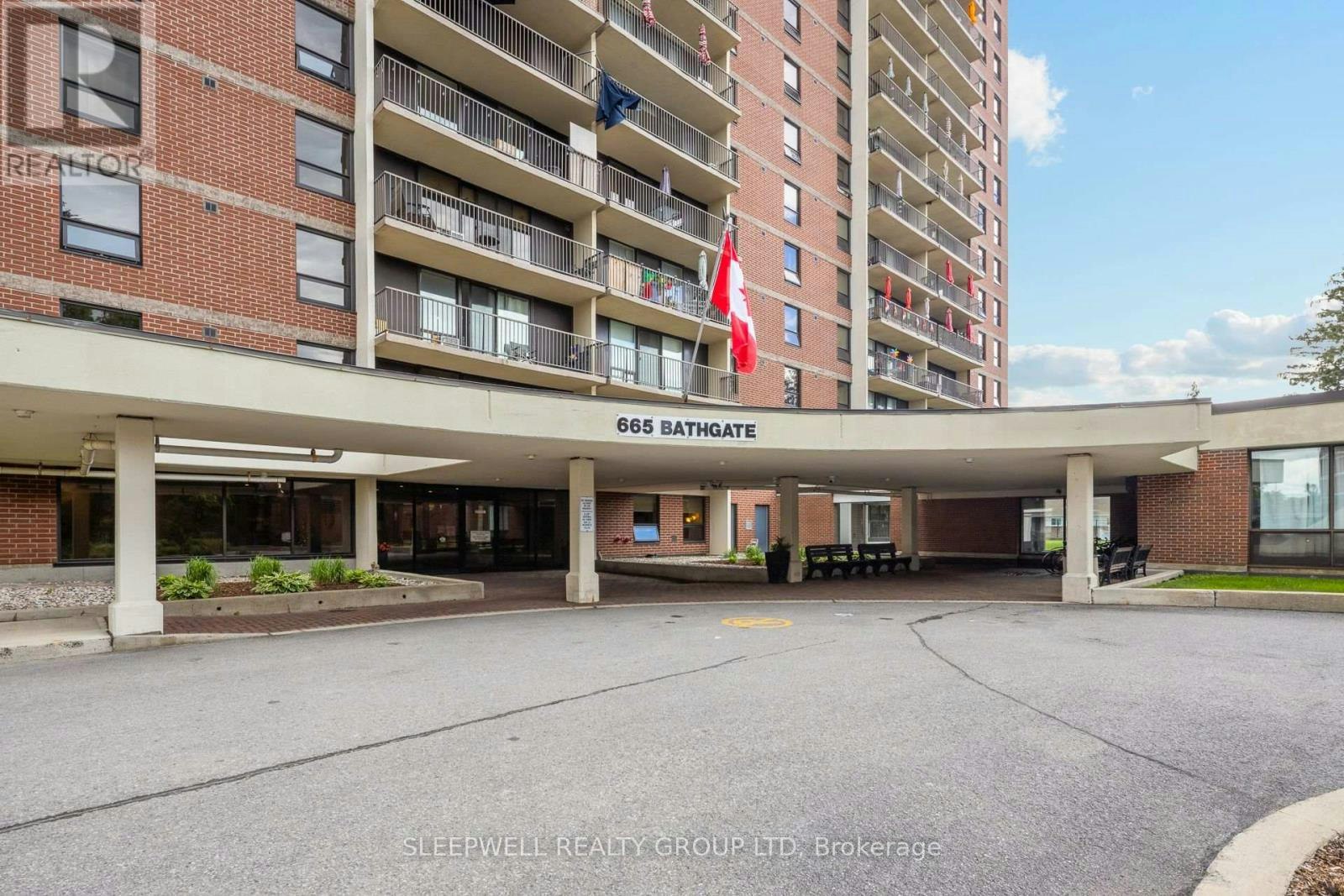 712-665 Bathgate Drive, Ottawa, ON, K1K 3Y4 - 3