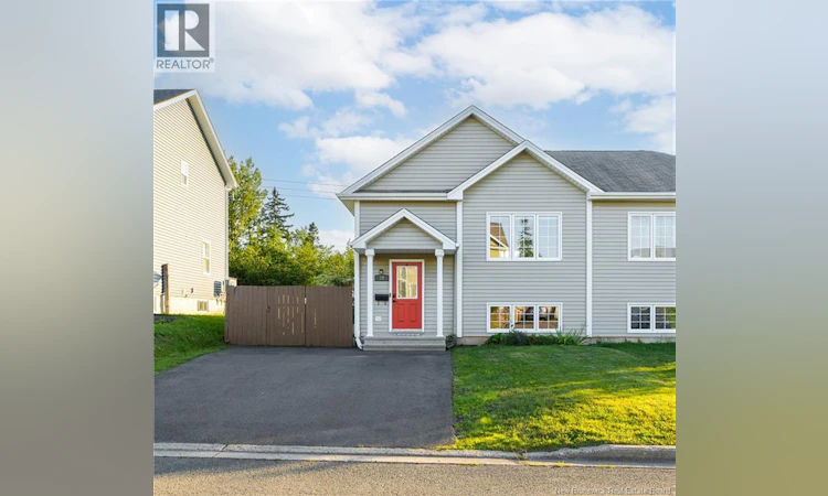28 Myriam Crescent