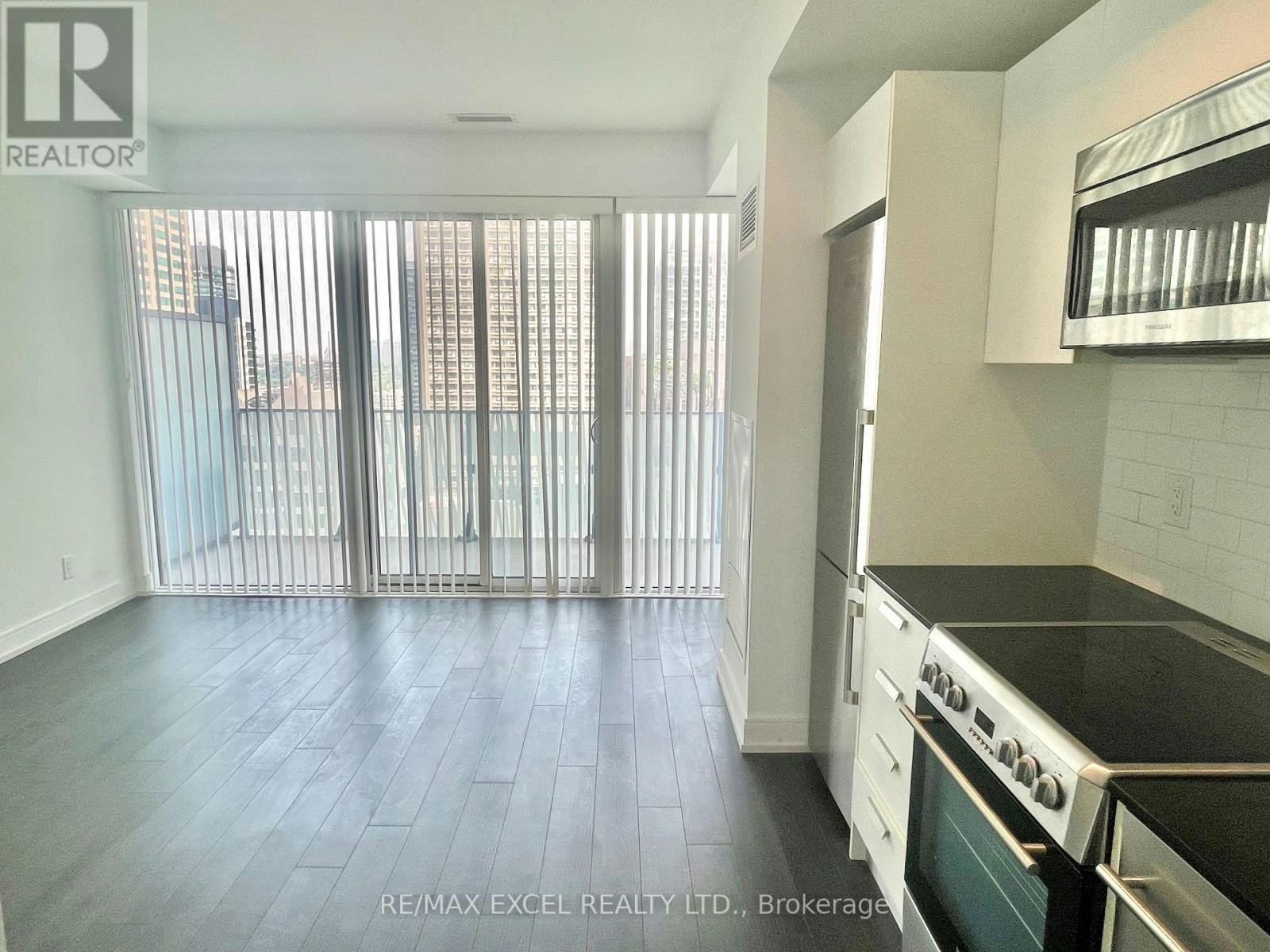 2208-42 Charles Street E, Toronto, ON, M4Y 0B7 - 3
