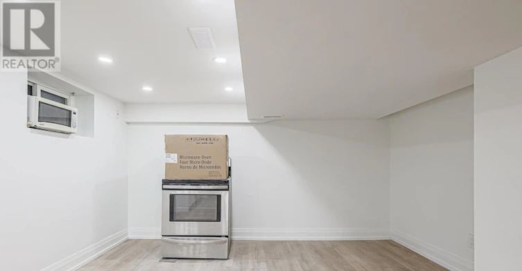 LOWER-81 Shields Avenue, Toronto, ON, M5N 2K3 - 11