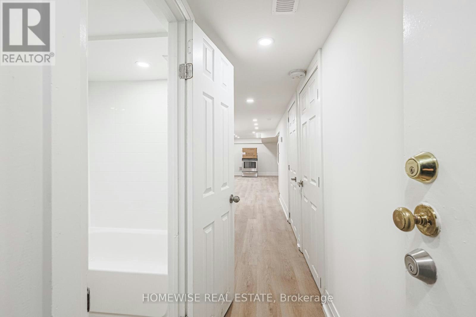 LOWER-81 Shields Avenue, Toronto, ON, M5N 2K3 - 16