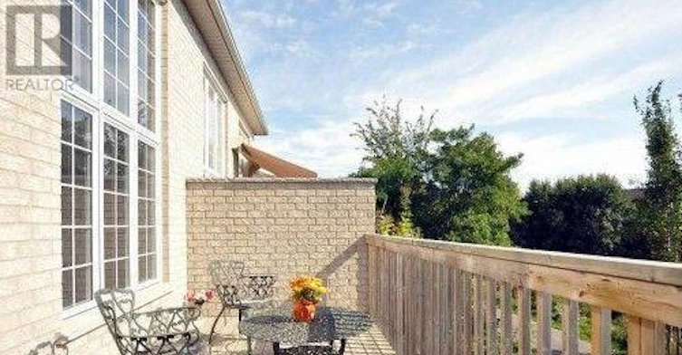 16-584 Tapestry Lane, Newmarket, ON, L3X 3C9 - 16
