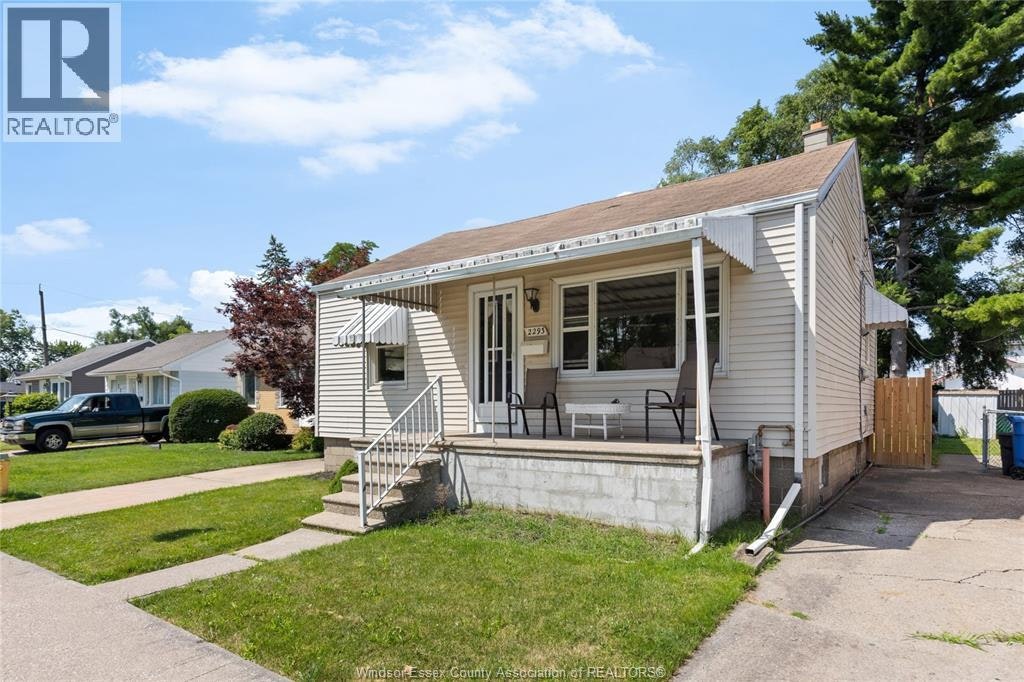 2293 Marentette, Windsor, ON, N8W 2C2