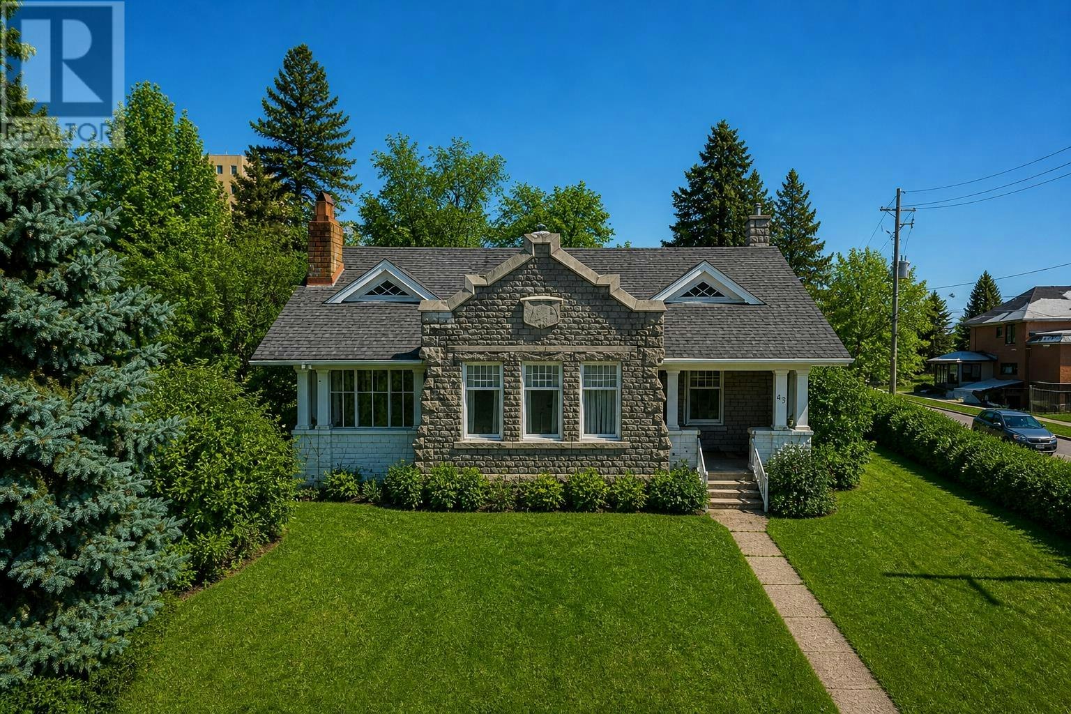 43 Summit Avenue, Thunder Bay, ON, P7B 3N7