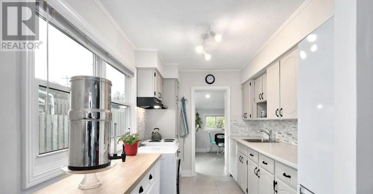 785 7th Street E, Owen Sound, ON, N4K 1J8 - 9