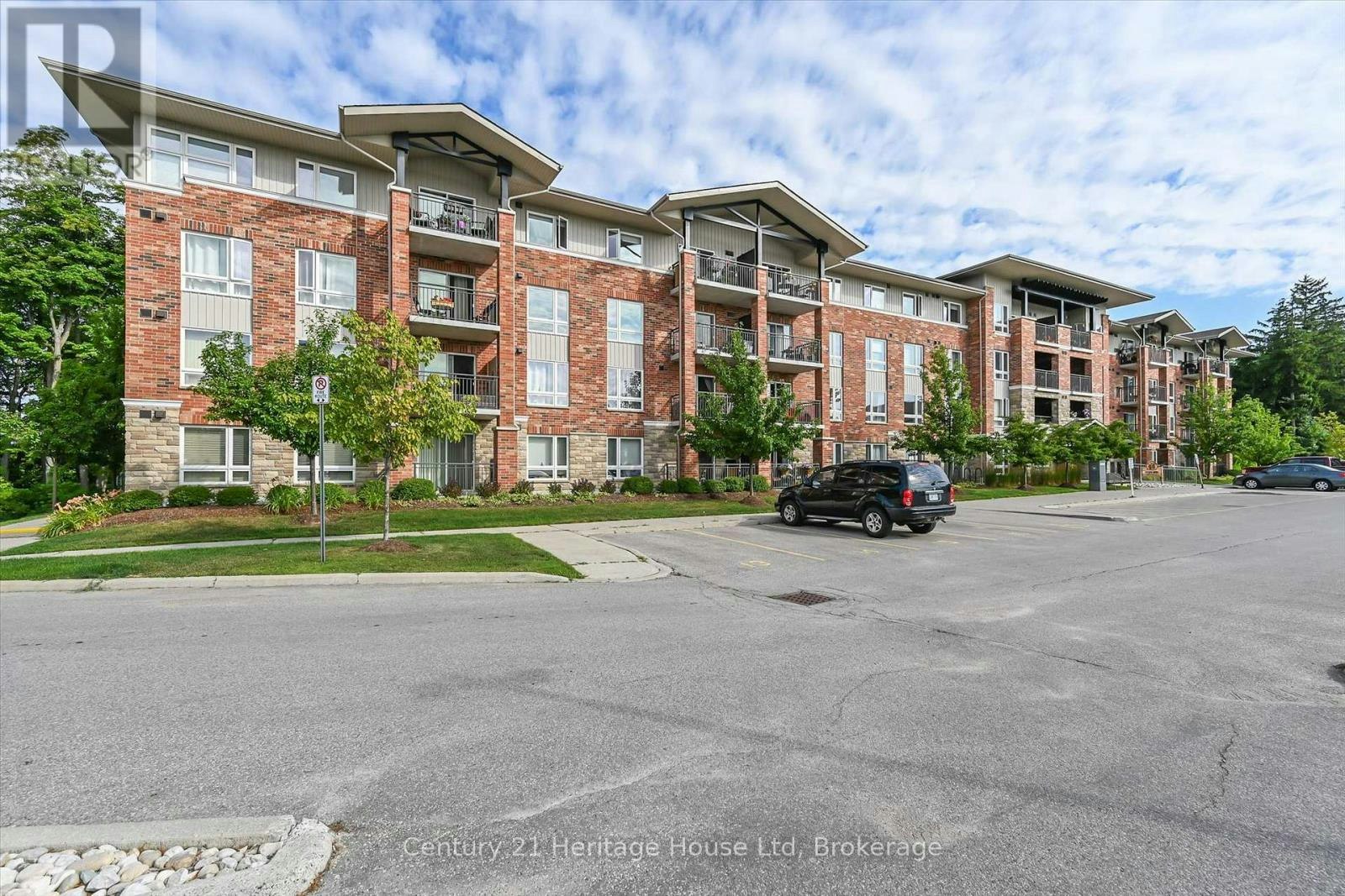302-625 St David Street S, Centre Wellington, ON, N1M 0A8