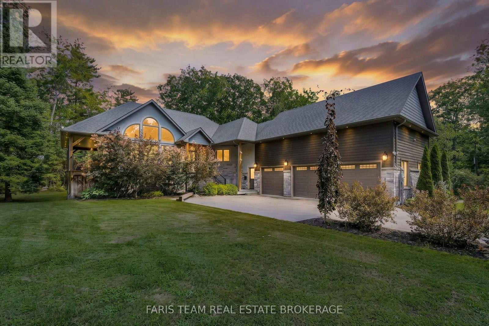 7 Duquette Court, Tiny, ON, L9M 0H3